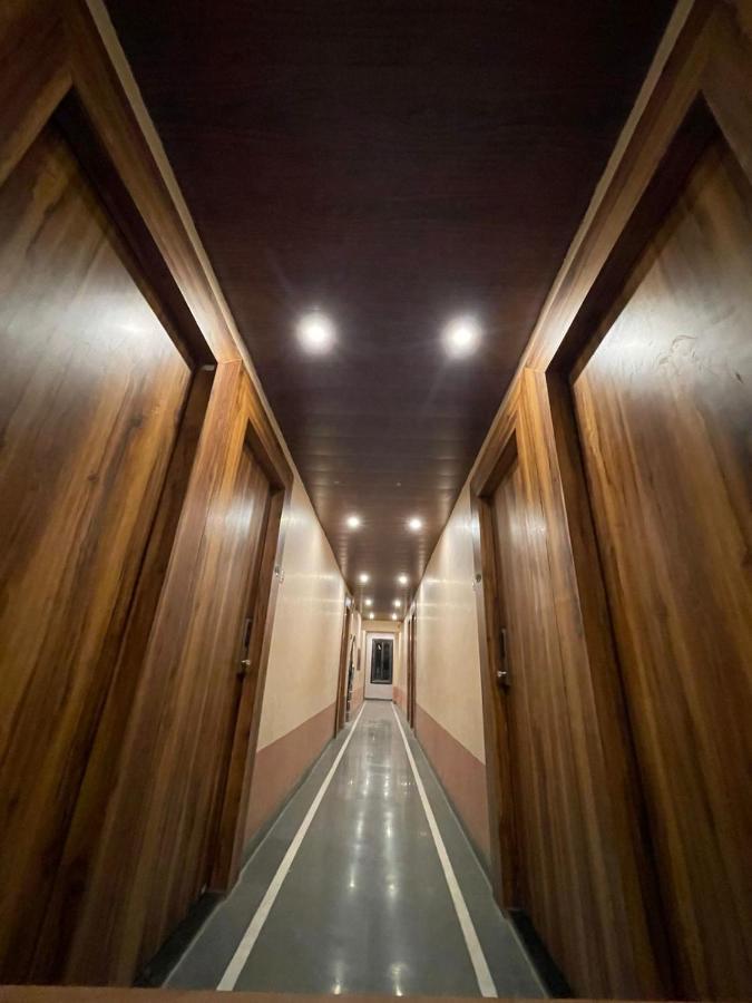 Hotel Vardhan Silvassa Exterior photo